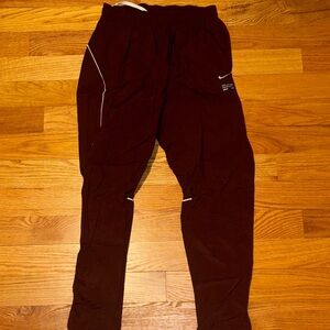 Nike Men's Maroon Joggers